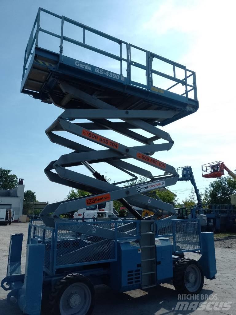 Genie 4390 Piattaforme a pantografo