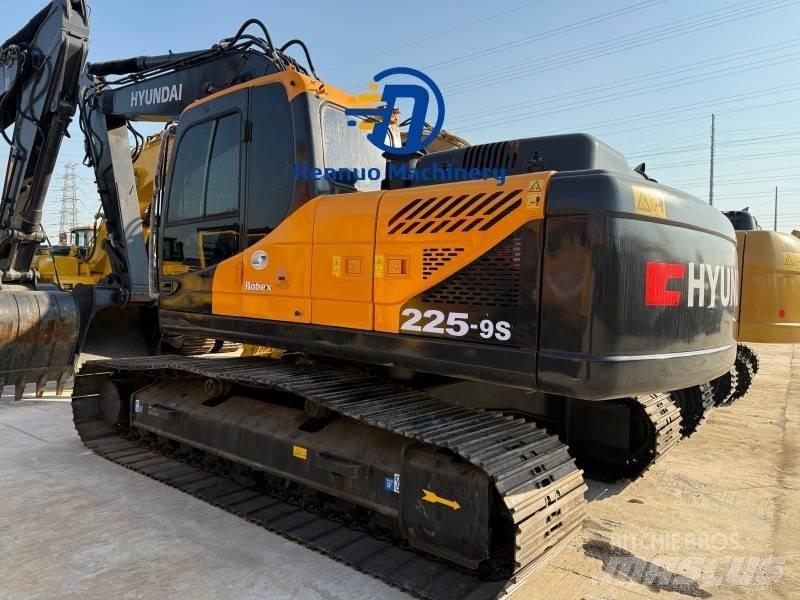 Hyundai 225-9S Escavatori cingolati