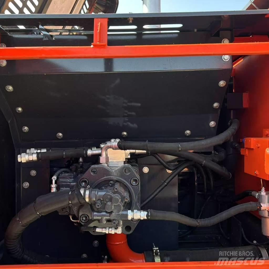 Doosan 225LC-9c Escavatori cingolati