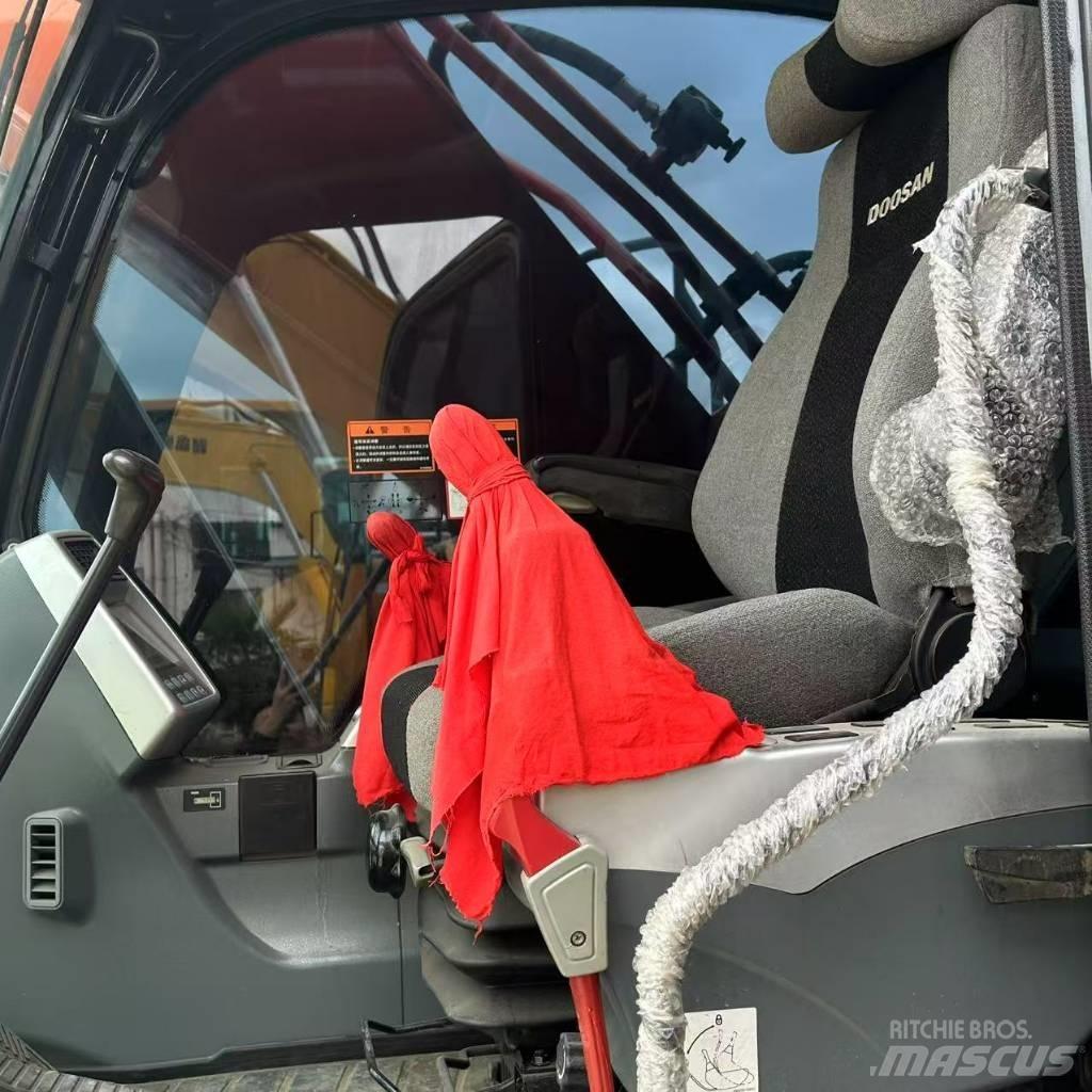 Doosan 225LC-9 Escavatori cingolati