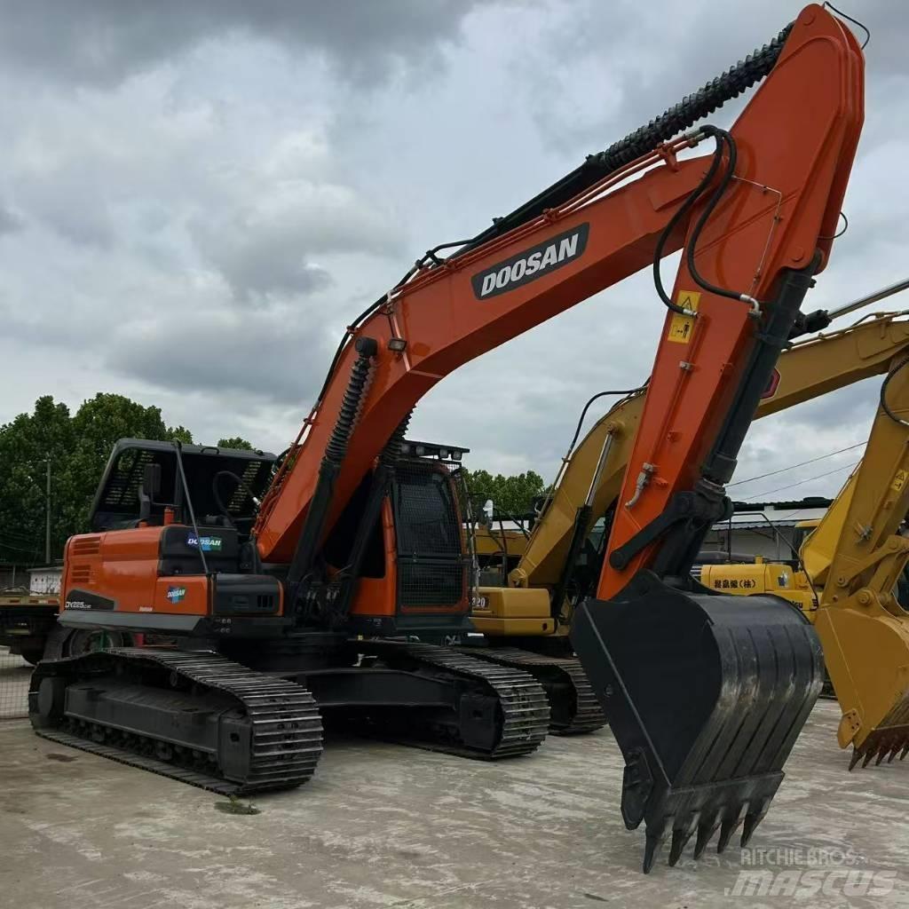 Doosan 225LC-9 Escavatori cingolati
