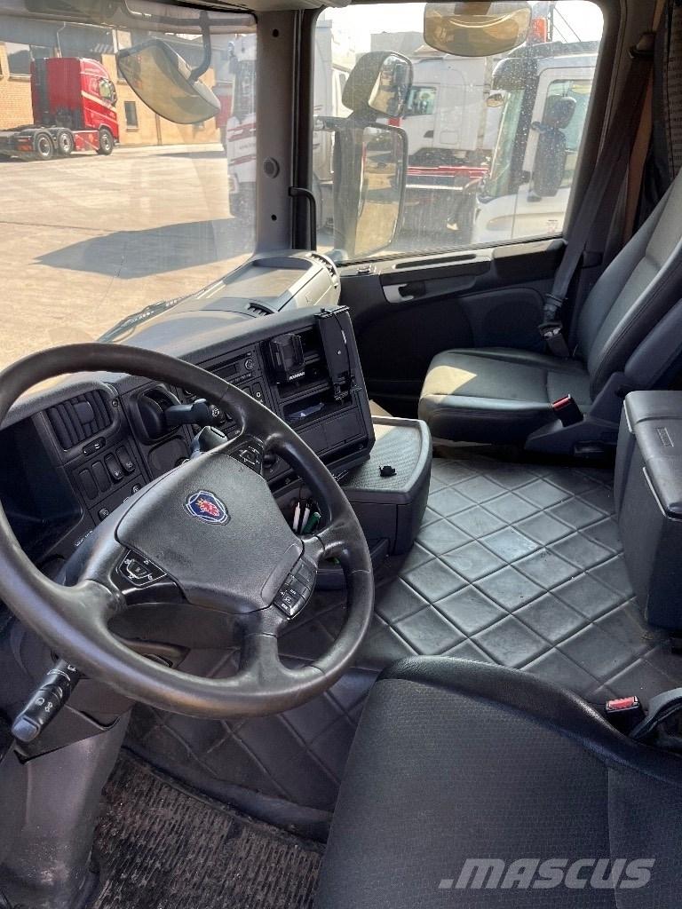 Scania CG16 Cabine e interni