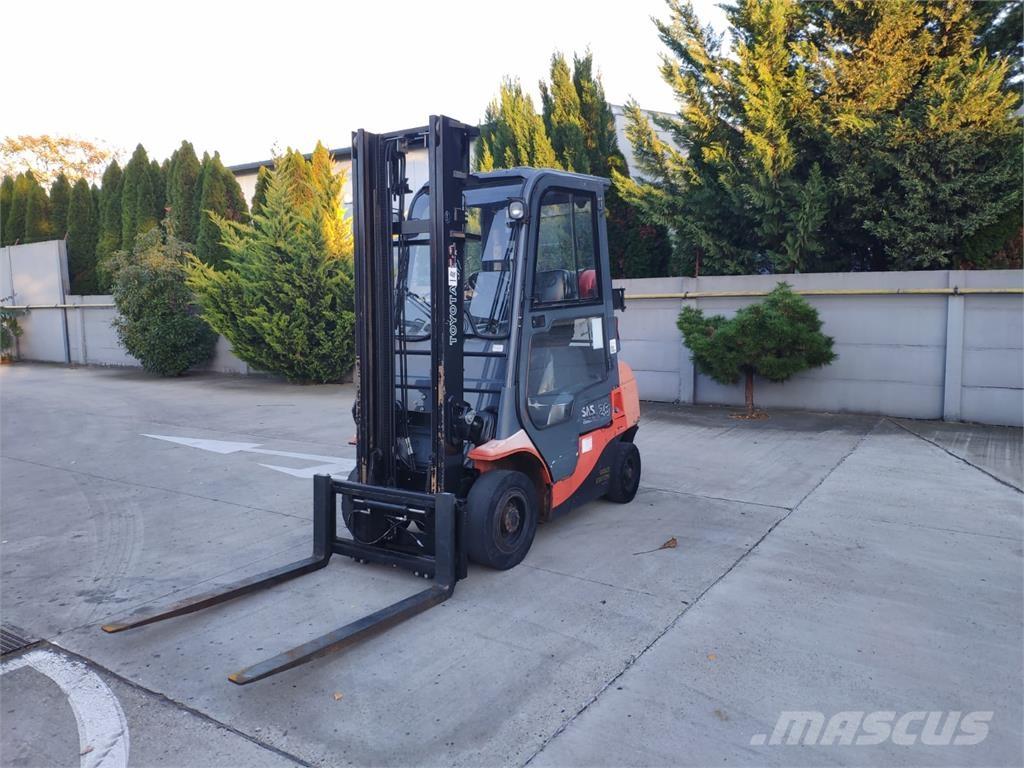 Toyota 7FGF25 Carrelli elevatori GPL