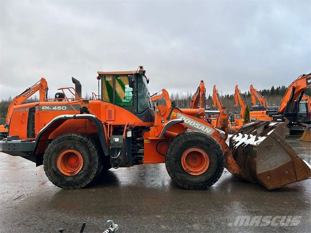 Doosan DL450-3 Pale gommate
