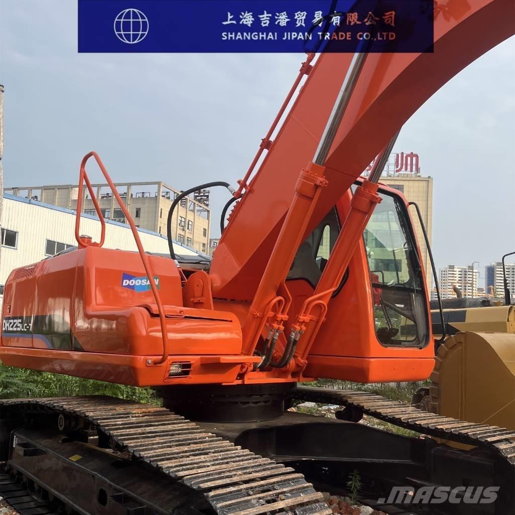 Doosan DH 225 Escavatori cingolati