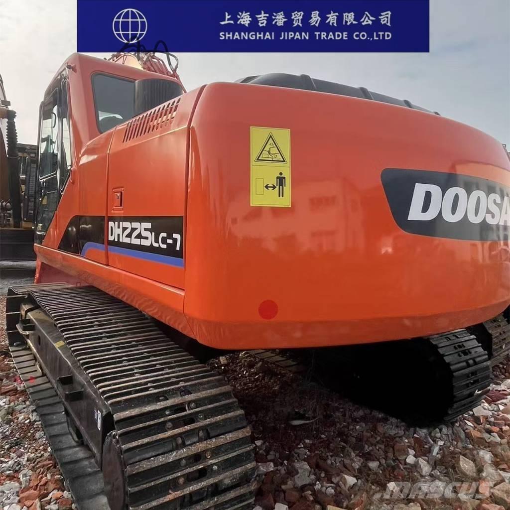 Doosan DH 225 Escavatori cingolati