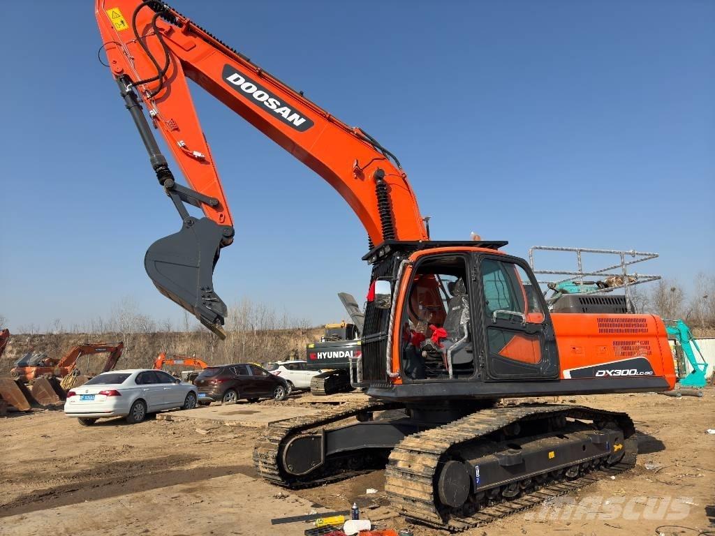 Doosan DX300 Escavatori a lunga portata