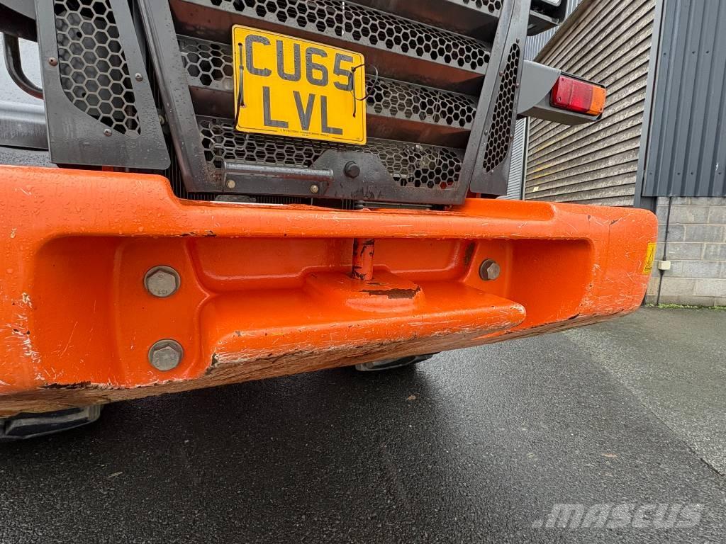 Hitachi ZW 220-5B Pale gommate