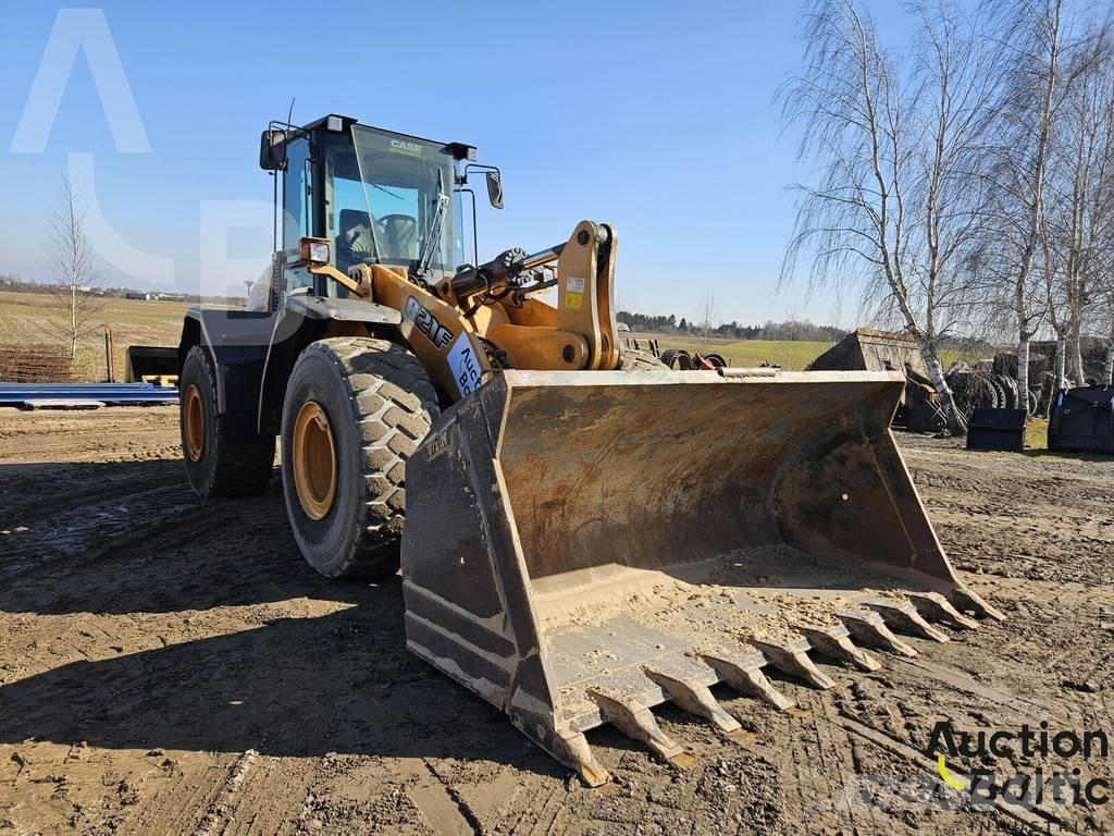 CASE 821 F Pale gommate