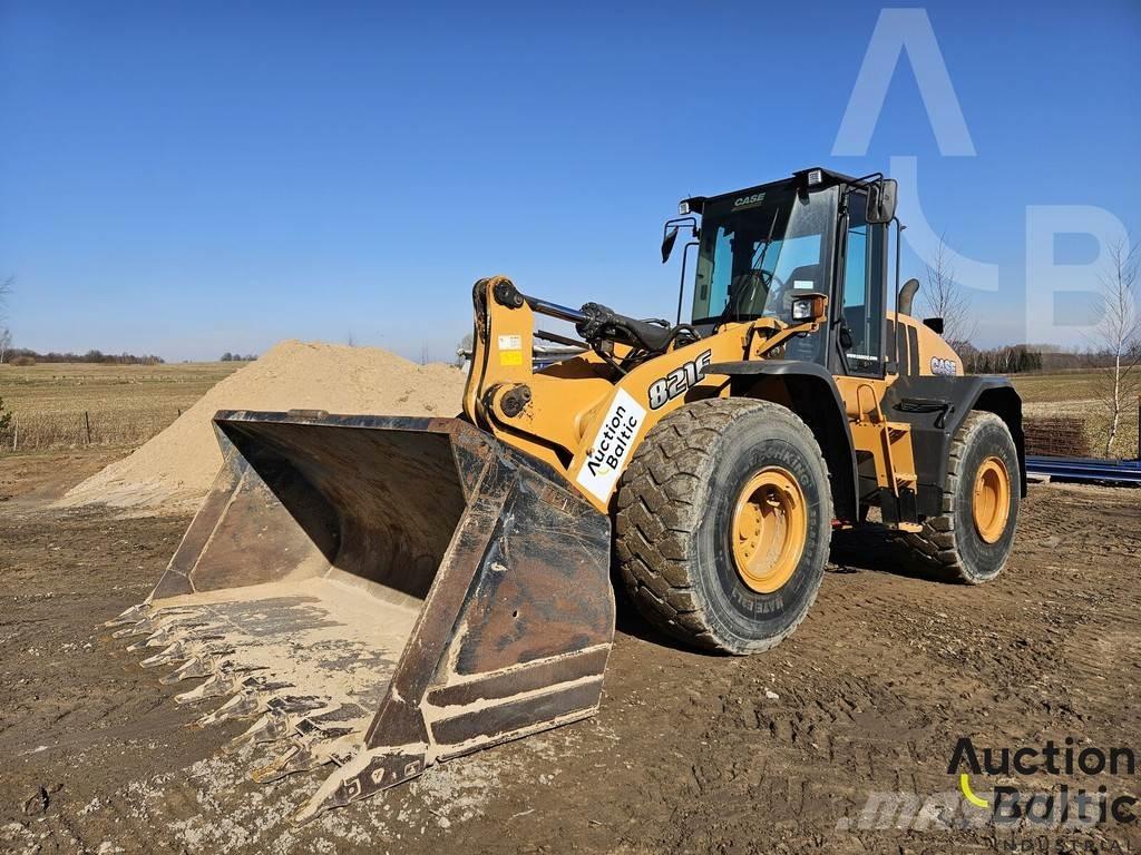 CASE 821 F Pale gommate
