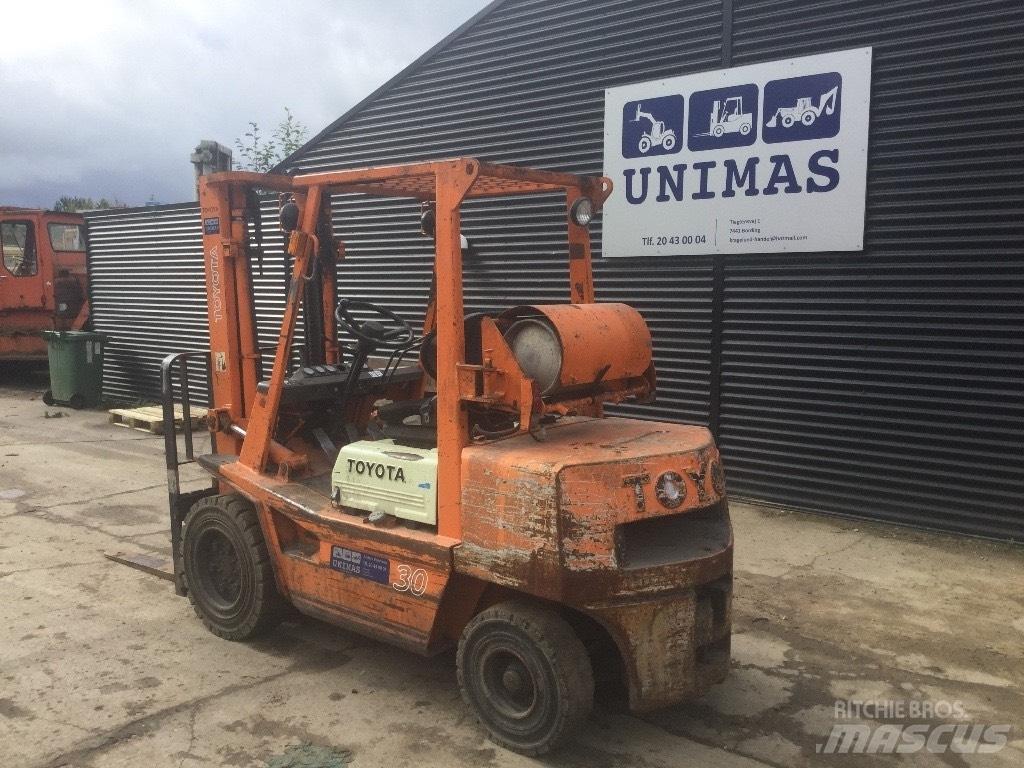 Toyota FG 30 Carrelli elevatori GPL