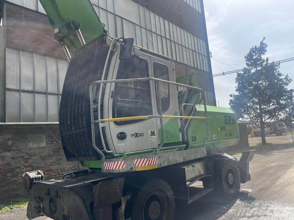 Sennebogen 825M K13 Movimentazione rifiuti