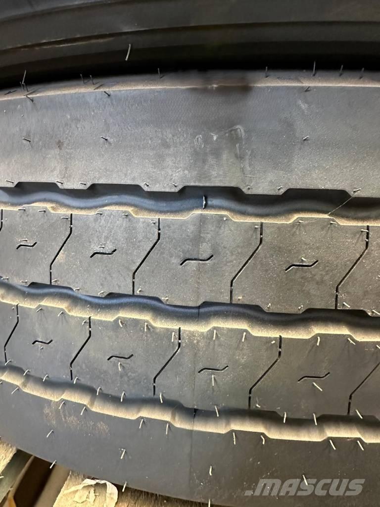 Goodyear 245/70R17 Pneumatici, ruote e cerchioni