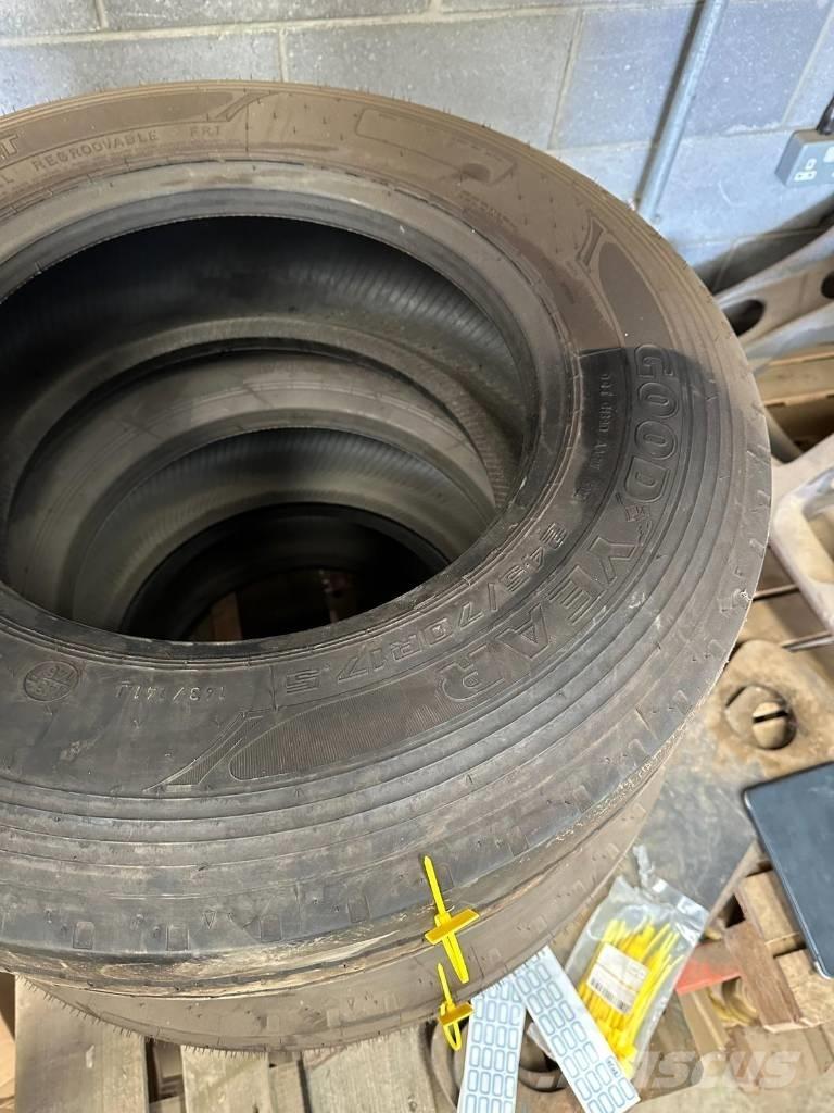 Goodyear 245/70R17 Pneumatici, ruote e cerchioni