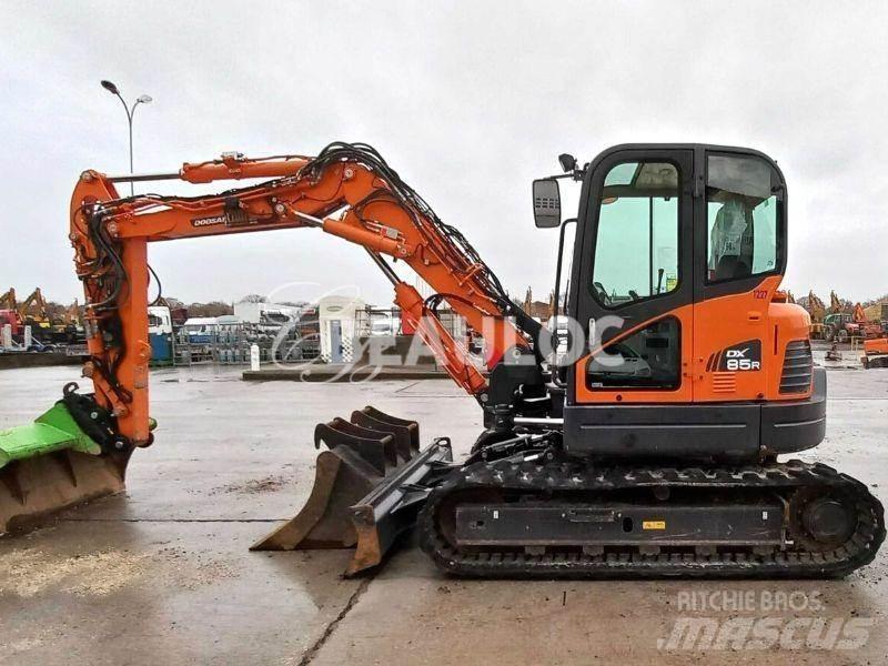 Doosan DX85R Escavatori cingolati