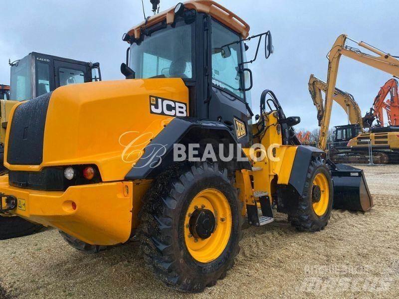JCB 411 Pale gommate