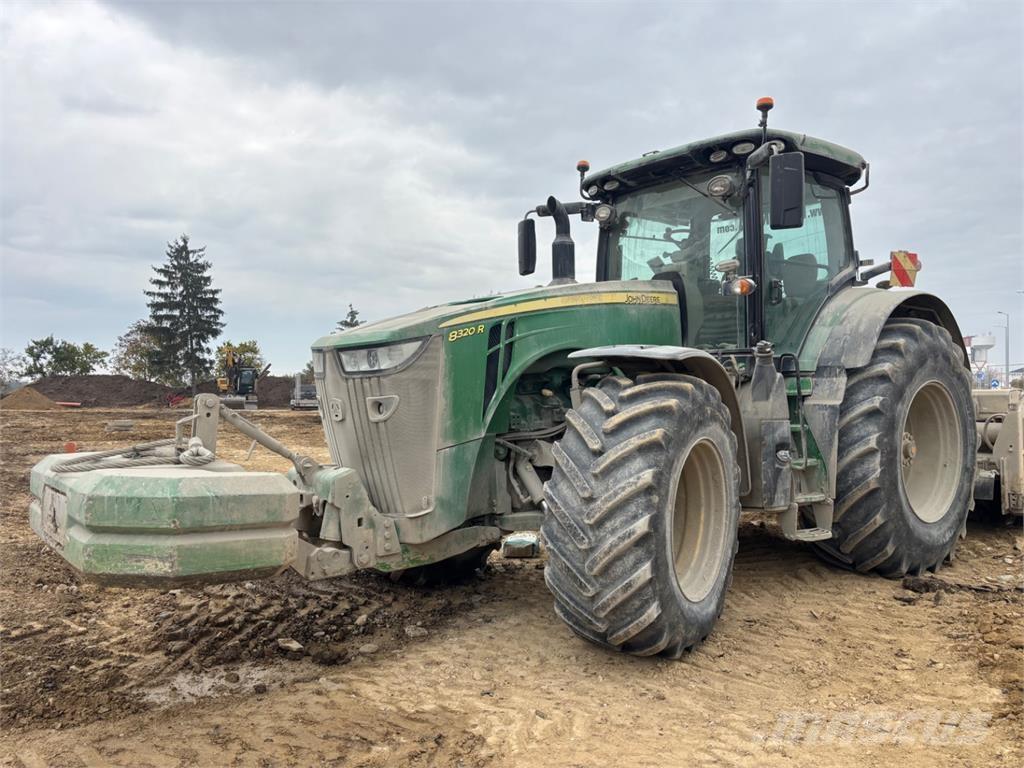 John Deere 8320R Costruzioni - Altro