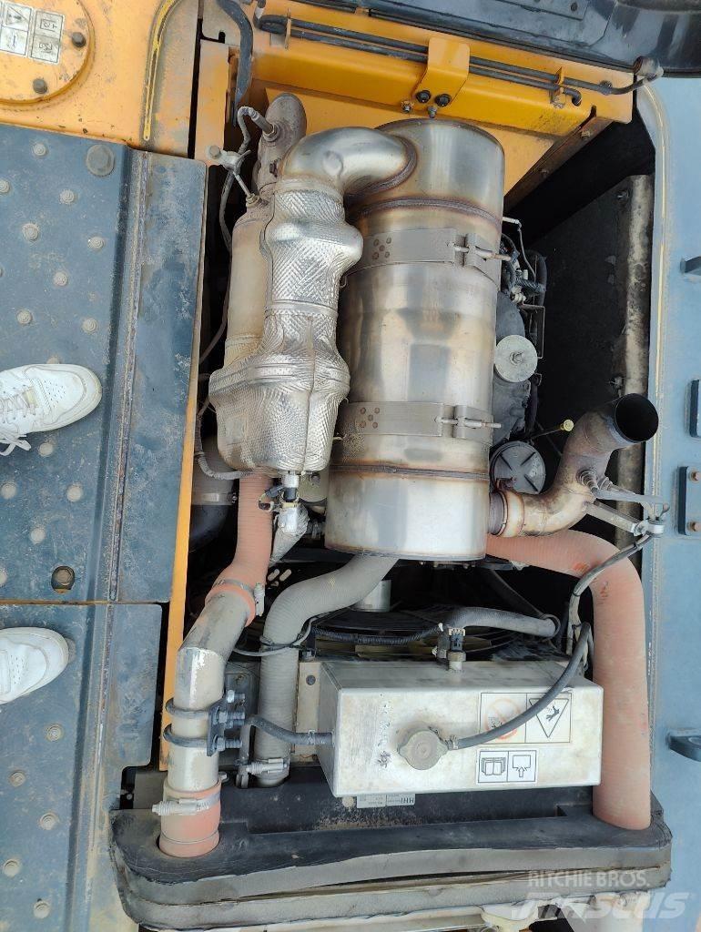 Hyundai HX160 L Escavatori cingolati