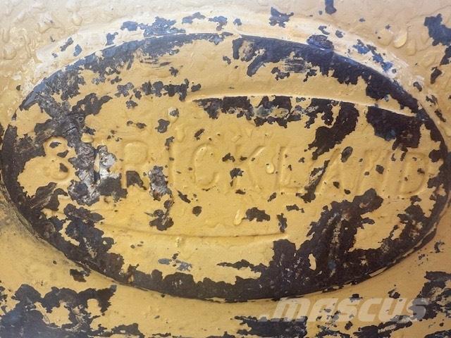 Strickland 50 MM Retroescavatori