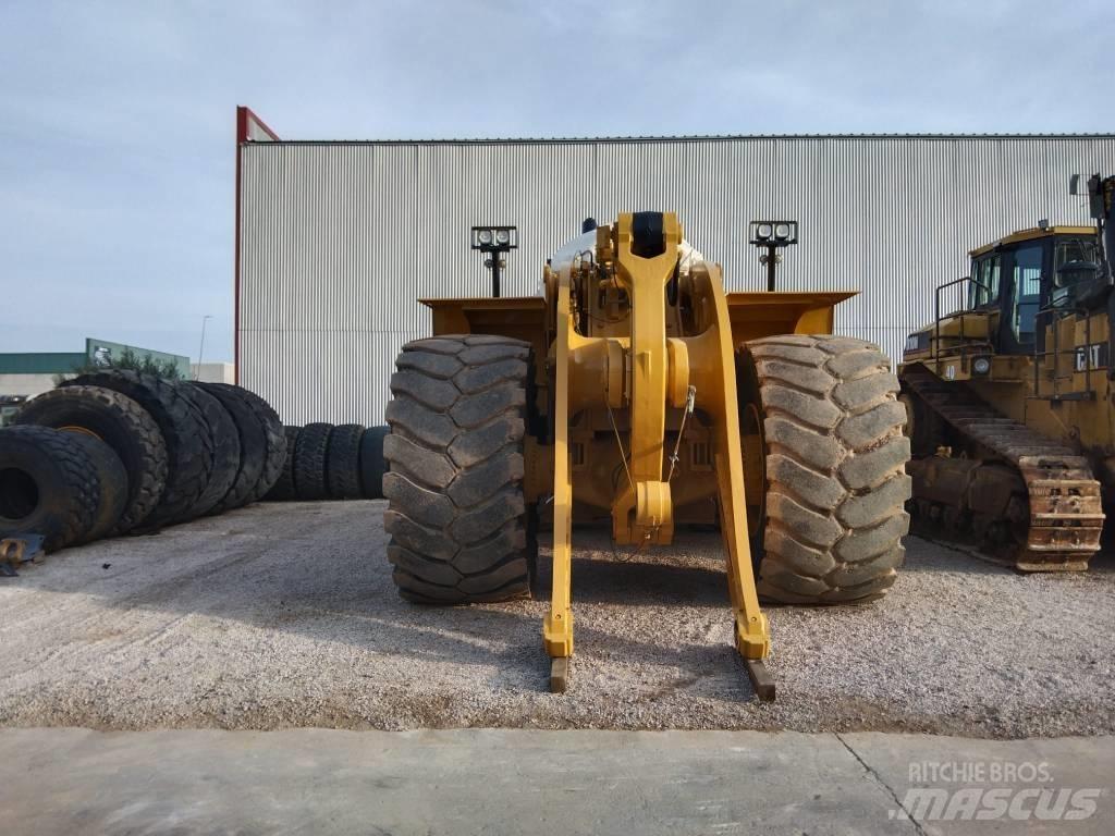 CAT 990 H Pale gommate