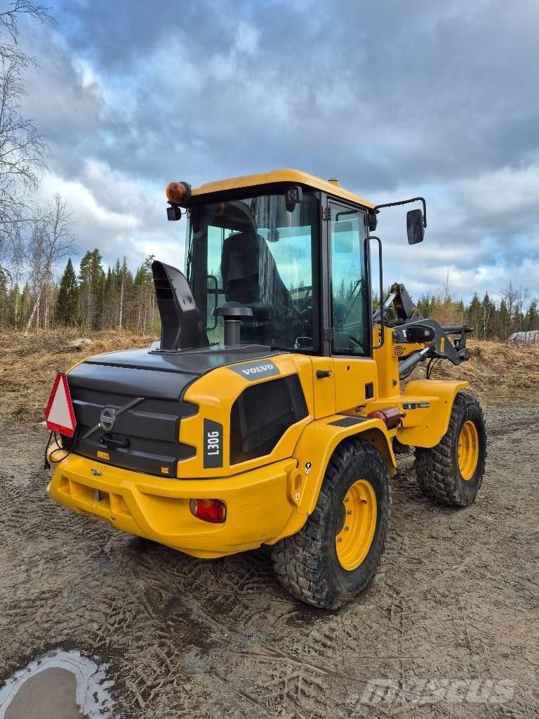 Volvo L 30 G Pale gommate