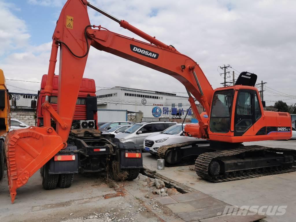 Doosan DH225LC-7 Escavatori cingolati