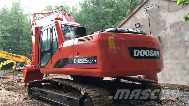 Doosan DH225LC-7 Escavatori cingolati