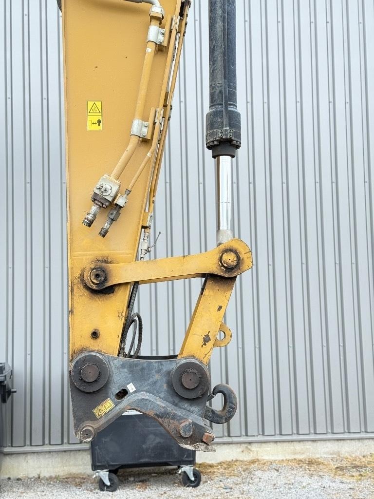 CAT 326 F L Escavatori cingolati