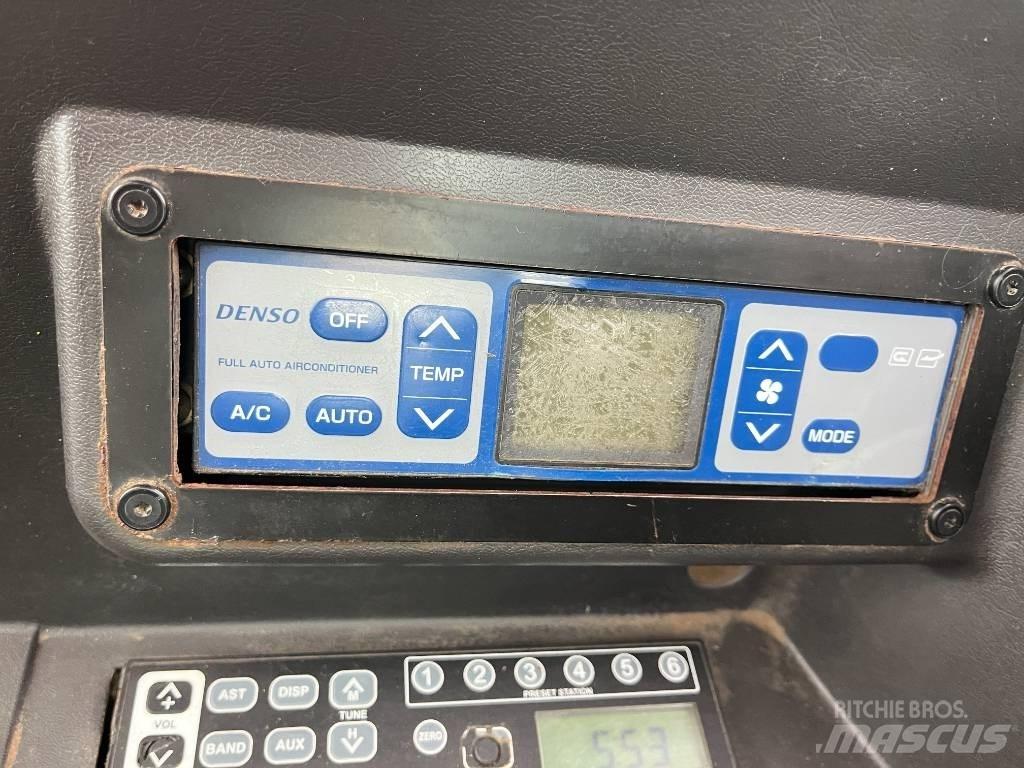 Takeuchi TB 295W Escavatori gommati