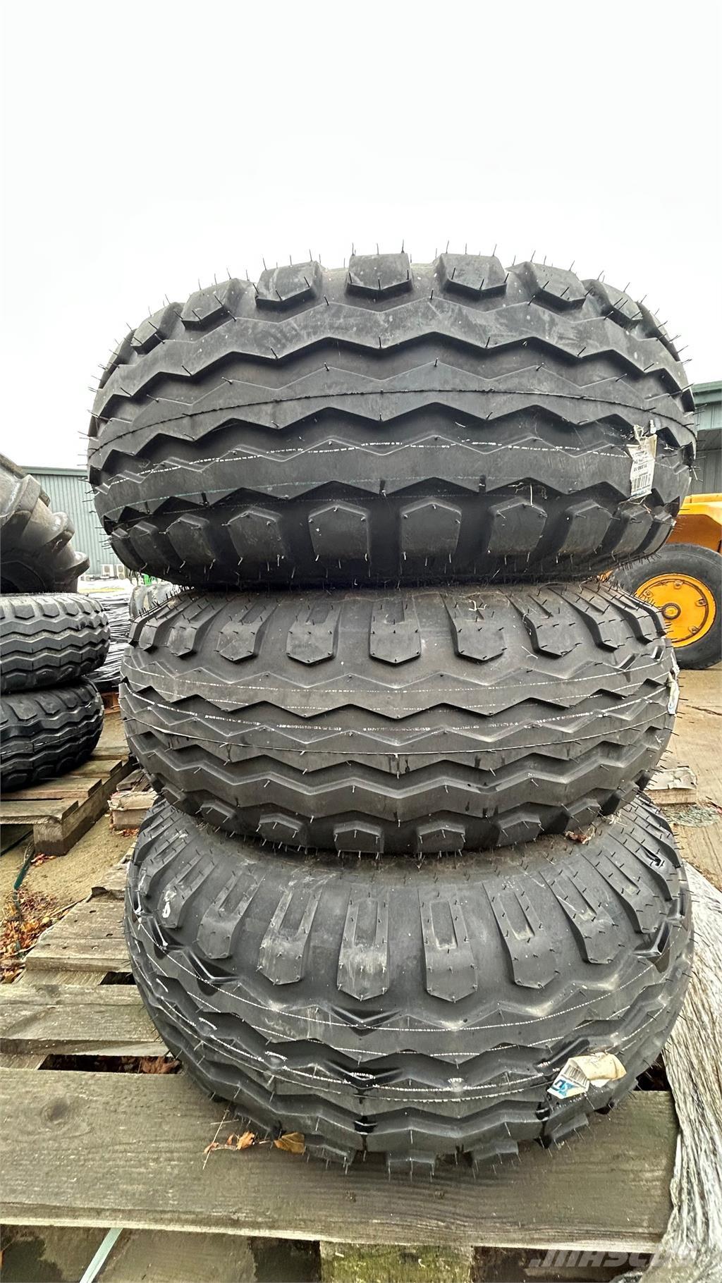  300/85R15.3 Pneumatici, ruote e cerchioni