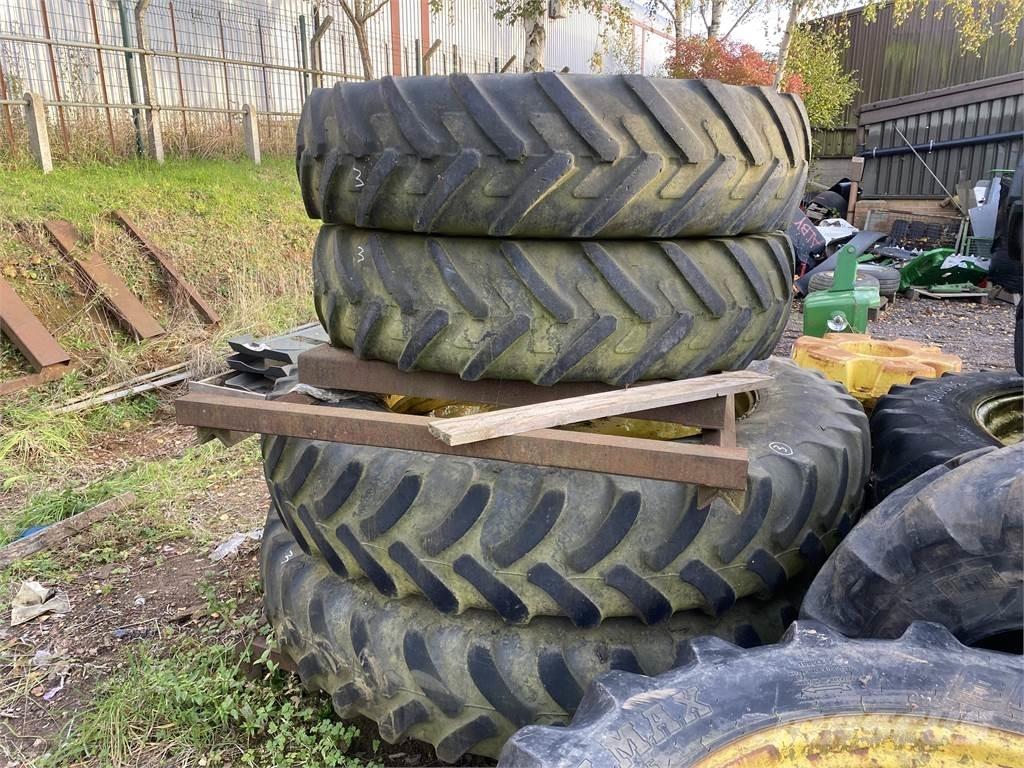  380/105R50 Pneumatici, ruote e cerchioni