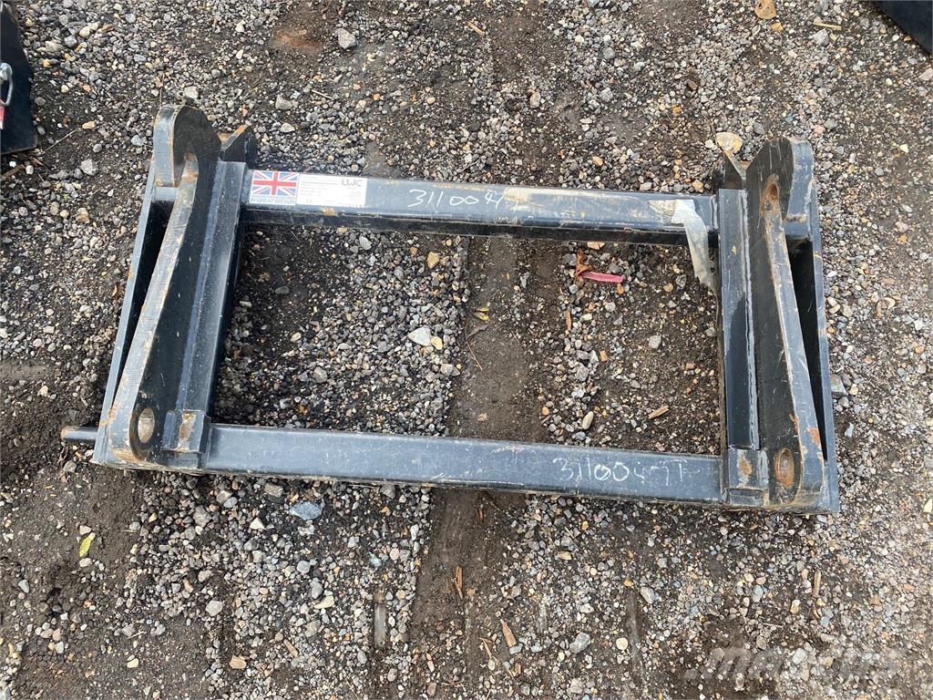  ADAPTOR PLATE Sollevatori telescopici per agricoltura
