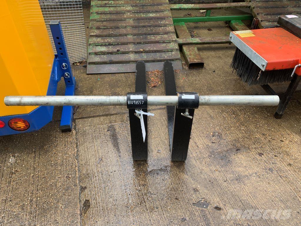  ATTACHMENTS Sollevatori telescopici per agricoltura