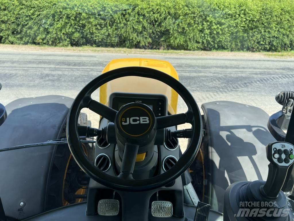 JCB 4220 FASTRAC Trattori