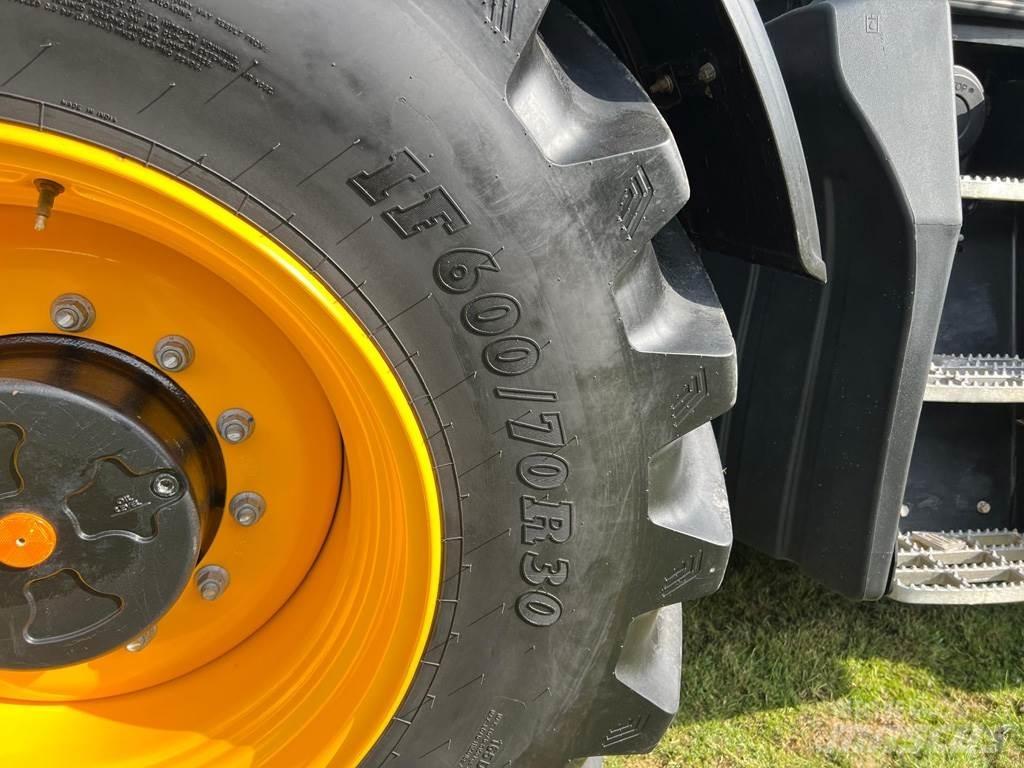 JCB 4220 FASTRAC Trattori