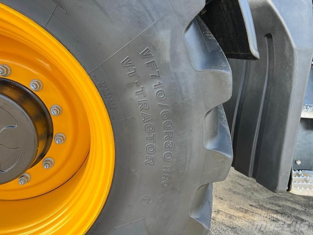JCB 4220 ICON Trattori