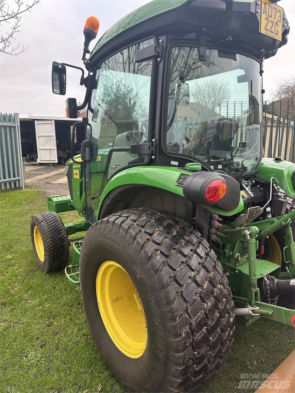 John Deere 4066R Trattori compatti