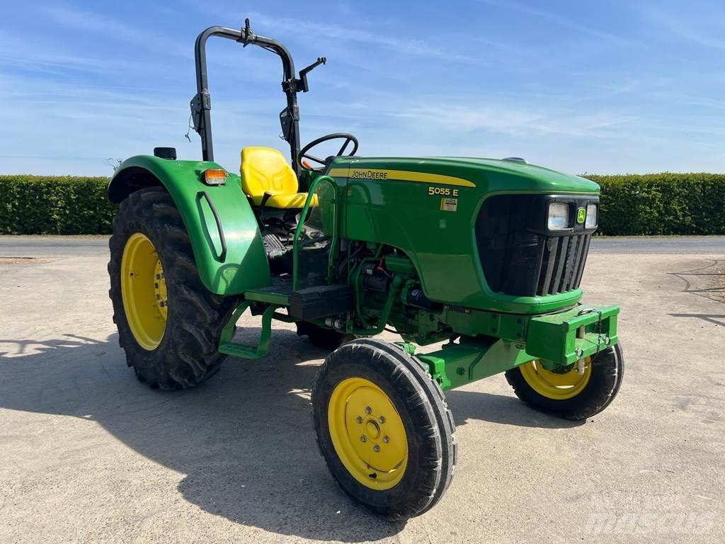 John Deere 5055E Trattori