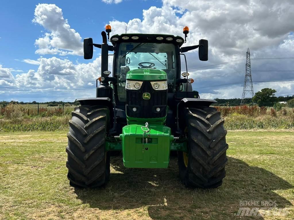 John Deere 6215R Trattori