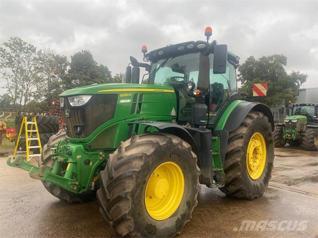 John Deere 6250R Trattori