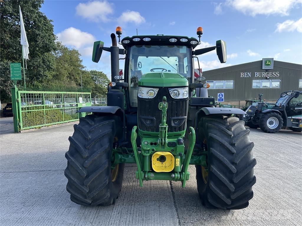 John Deere 6R215 Trattori