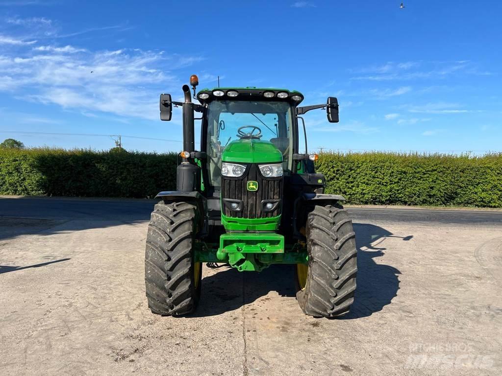 John Deere 6R215 Trattori