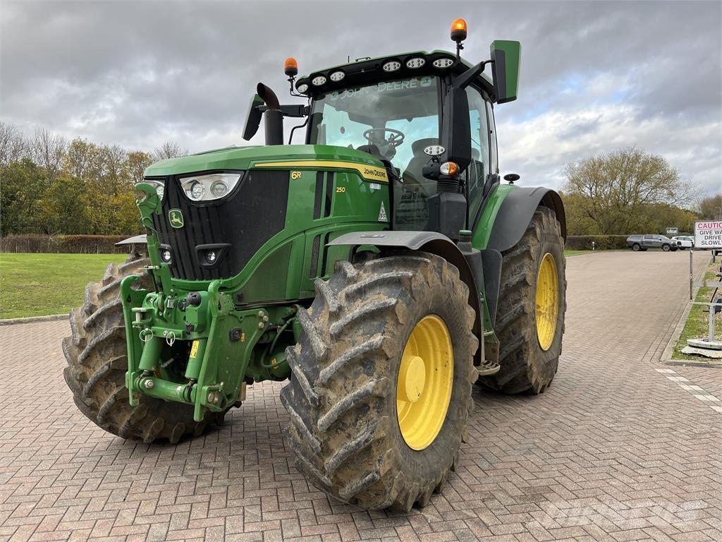 John Deere 6R250 Trattori