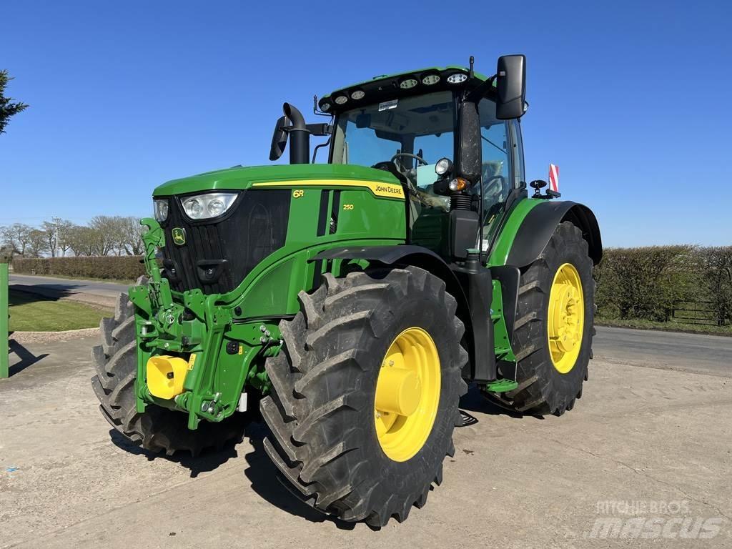 John Deere 6R250 Trattori