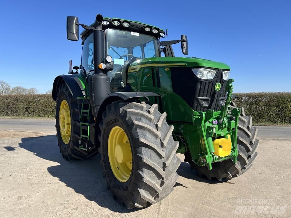 John Deere 6R250 Trattori