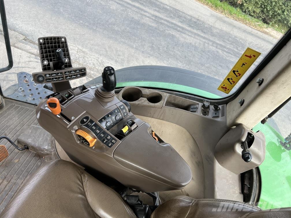 John Deere 7230R Trattori