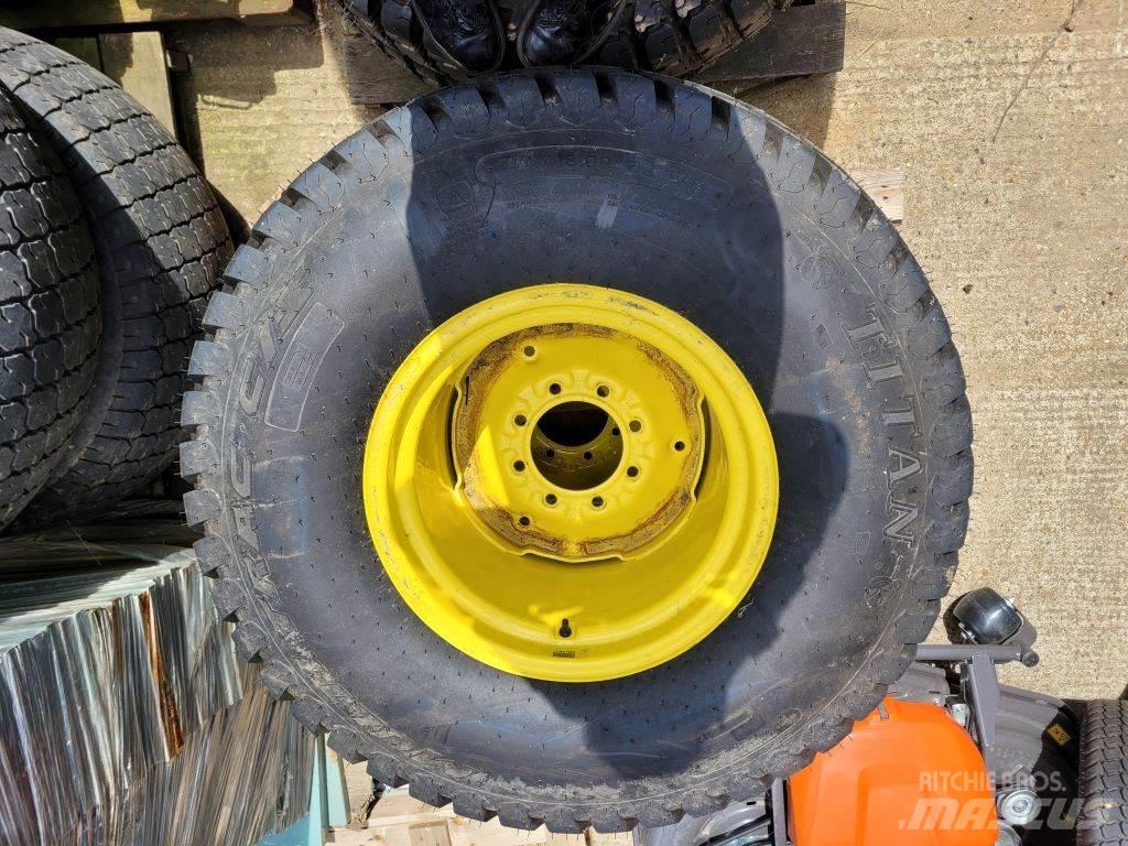 John Deere WHEELS Trattori compatti