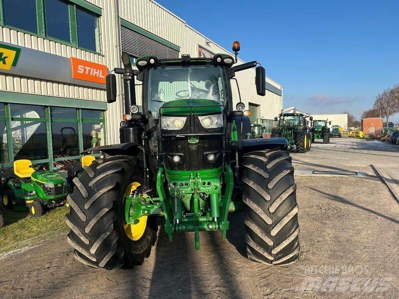 John Deere 6215R Trattori