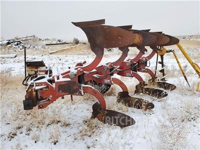 Case IH 145 Aratri convenzionali