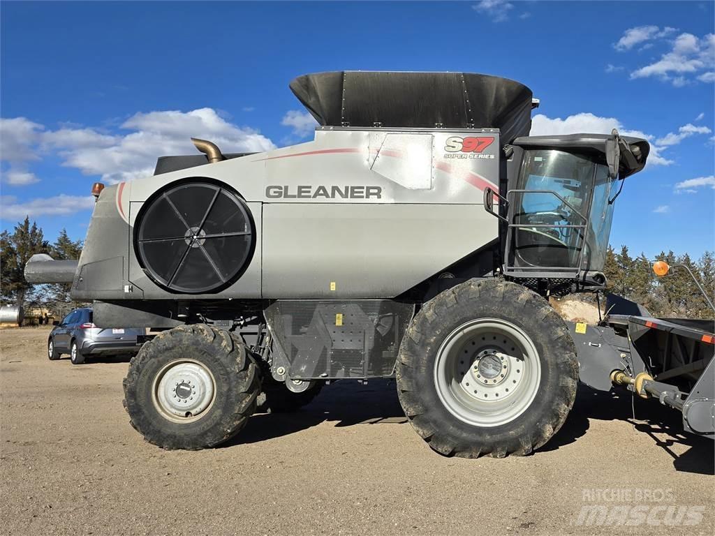 Gleaner S97 Mietitrebbiatrici